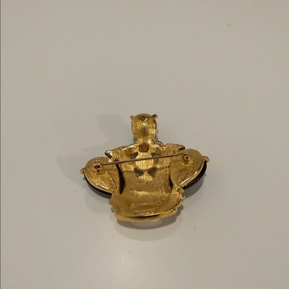 Vtg Trifari Royal Imperial Gold and Black Crown Brooch - Picture 6 of 9